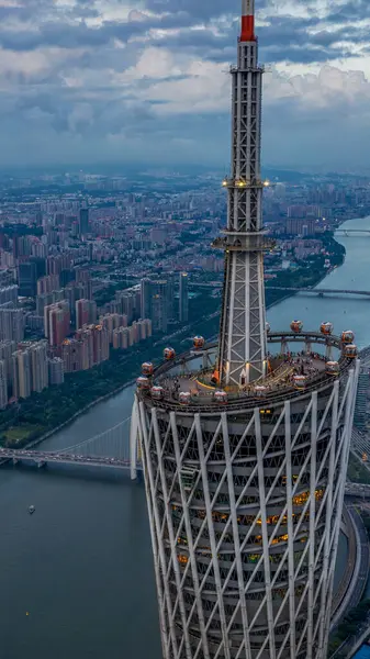 COVID-19 salgınının olduğu üç yıl boyunca Çin 'in Guangzhou şehrinin sokak sahneleri..