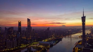 Guangzhou 'nun 2019-20 yıllarındaki modern şehir manzarasının gecikmiş hava fotoğrafları arasında köprüler, rıhtımlar ve binalar da yer alıyor..