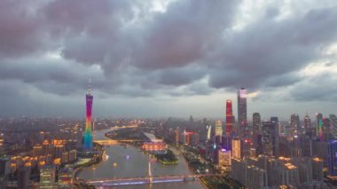 Guangzhou 'nun 2020 yılındaki modern şehir manzarasının gecikmiş hava fotoğrafları, köprüler, rıhtımlar ve binalar da dahil..