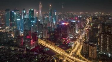 Guangzhou 'nun 2022' deki modern kent manzarasının hava görüntüleri, köprüler, rıhtımlar, binalar, vs..