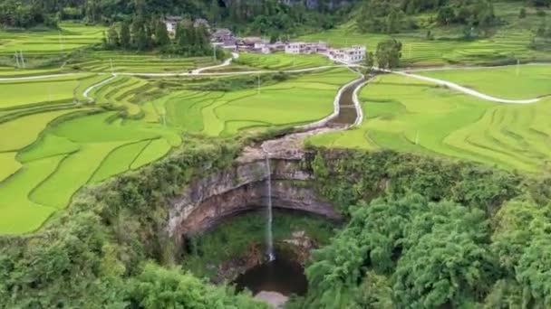Vista Aérea Del Paisaje Rural Kárstico Condado Guiding Qiannan Guizhou — Vídeos de Stock
