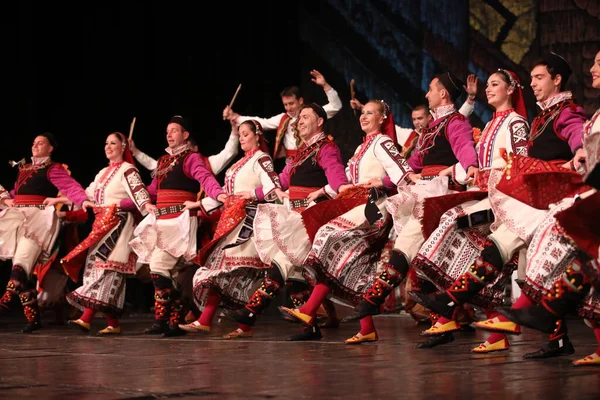 Σόφια Βουλγαρία Μαρτίου 2023 Άνθρωποι Παραδοσιακές Λαϊκές Ενδυμασίες Πραγματοποιούν Λαϊκό — Φωτογραφία Αρχείου