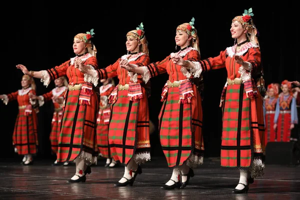 Sofia Bulgarije Maart 2023 Mensen Traditionele Volkskostuums Voeren Een Volksdans — Stockfoto