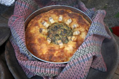 Taze pişmiş ev yapımı ekmek. Lezzetli ev yapımı fırın ürünlerinin görüntüsü.