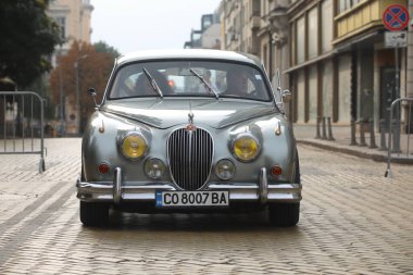 Sofya, Bulgaristan - 17 Eylül 2023: Bulgaristan 'ın başkenti Sofya' da sonbahar retro otomobil salonu