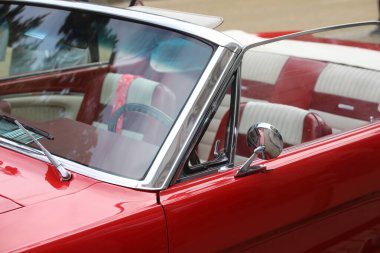 Sofya, Bulgaristan - 17 Eylül 2023: Bulgaristan 'ın başkenti Sofya' da sonbahar retro otomobil salonu