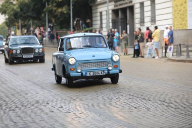 Sofya, Bulgaristan - 17 Eylül 2023: Bulgaristan 'ın başkenti Sofya' da sonbahar retro otomobil salonu