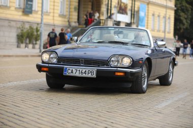 Sofya, Bulgaristan - 17 Eylül 2023: Bulgaristan 'ın başkenti Sofya' da sonbahar retro otomobil salonu