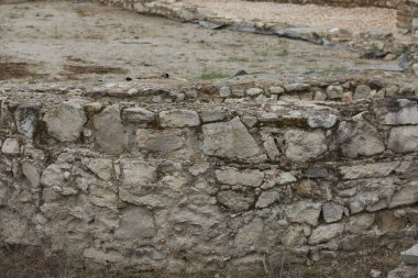 Heraklea Sintika 'nın arkeolojik manzarası. Heraklea Sintika 'nın kalıntılarıyla dolu tarihi bir yer. Mimari arka plan