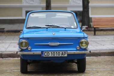 Sofya, Bulgaristan - 15 Eylül 2024: Bulgaristan 'ın başkenti Sofya' da sonbahar retro otomobil salonu