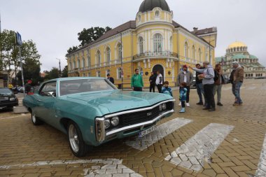 Sofya, Bulgaristan - 15 Eylül 2024: Bulgaristan 'ın başkenti Sofya' da sonbahar retro otomobil salonu