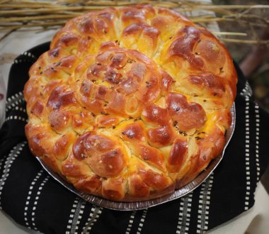 Kyustendil, Bulgaristan - 15 Ağustos 2025: Panagia - Ekmeğin Yükseltilmesi. Bulgaristan 'ın Kyustendil kentinde Kutsal Bakire Meryem Ekmeği Sergisi