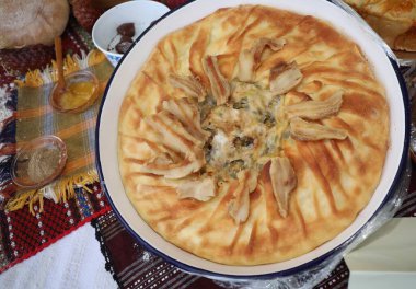 Kyustendil, Bulgaristan - 15 Ağustos 2025: Panagia - Ekmeğin Yükseltilmesi. Bulgaristan 'ın Kyustendil kentinde Kutsal Bakire Meryem Ekmeği Sergisi