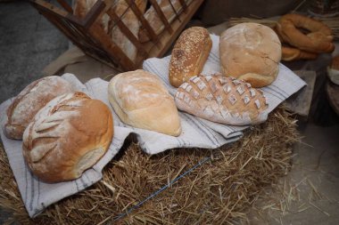 Kyustendil, Bulgaristan - 15 Ağustos 2025: Panagia - Ekmeğin Yükseltilmesi. Bulgaristan 'ın Kyustendil kentinde Kutsal Bakire Meryem Ekmeği Sergisi