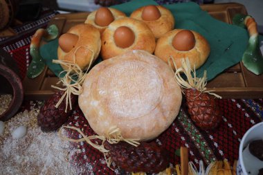 Kyustendil, Bulgaristan - 15 Ağustos 2025: Panagia - Ekmeğin Yükseltilmesi. Bulgaristan 'ın Kyustendil kentinde Kutsal Bakire Meryem Ekmeği Sergisi