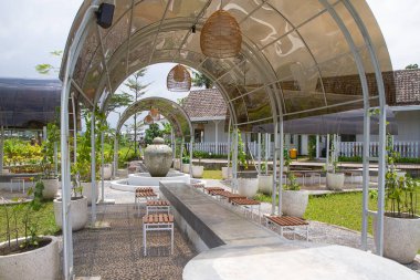 Yogyakarta 'da boş bir kafeterya.