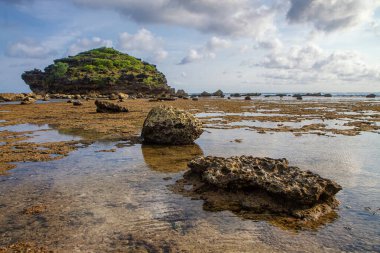 Watu Karung Plajı, Pacitan, Doğu Java, Endonezya