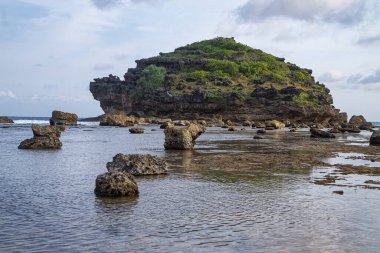 Watu Karung Plajı, Pacitan, Doğu Java, Endonezya