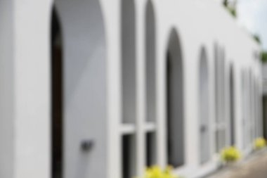 Tasarım için bulanık ve bokeh dokusu arkaplanı. Pencereler ve kemerler