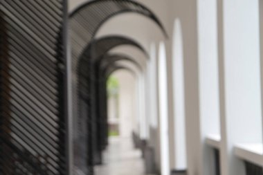 Tasarım için bulanık ve bokeh dokusu arkaplanı. Pencereler ve kemerler