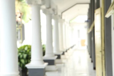 Arkaplan için soyut bulanık beyaz sütunlar