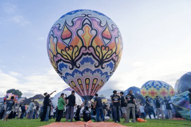 Wonosobo, 2 Nisan 2025. Sıcak Hava Balon Kültür Festivali
