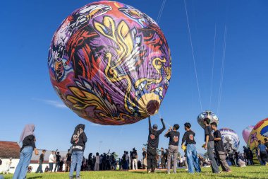 Wonosobo, 2 Nisan 2025. Sıcak Hava Balon Kültür Festivali