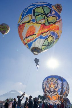 Wonosobo, 2 Nisan 2025. Sıcak Hava Balon Kültür Festivali