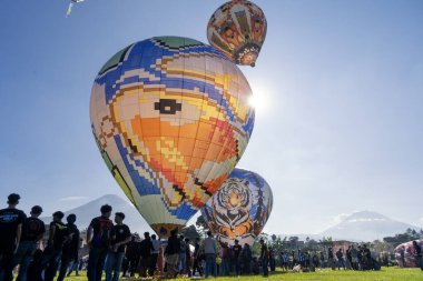 Wonosobo, 2 Nisan 2025. Sıcak Hava Balon Kültür Festivali