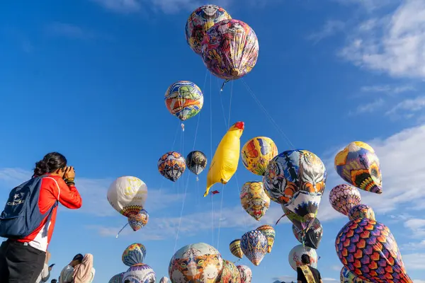 Wonosobo, 2 Nisan 2025. Sıcak Hava Balon Kültür Festivali