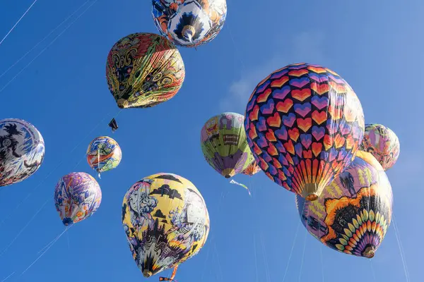 Wonosobo, 2 Nisan 2025. Sıcak Hava Balon Kültür Festivali