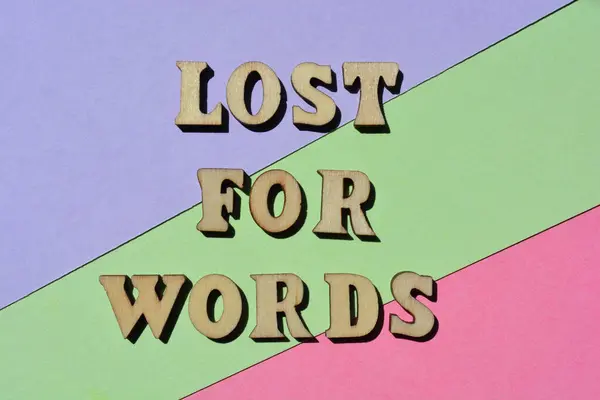 Lost Words Zin Houten Alfabet Letters Geïsoleerd Kleurrijke Achtergrond — Stockfoto