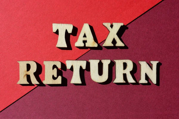 Tax Return Woorden Houten Alfabet Letters Geïsoleerd Rode Achtergrond Als — Stockfoto