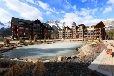 Canmore 'un genel görüşü. Alberta, Kanada
