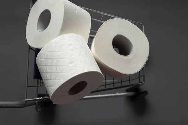 Papel Higiênico Rola Carrinho Supermercado Limpeza Saúde Concept Toilet Escassez — Fotografia de Stock