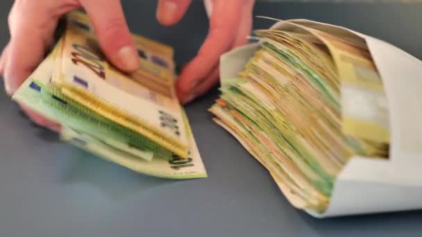 Busta Con Denaro Mani Ricalcolare Banconote Mettere Una Busta Uno — Video Stock