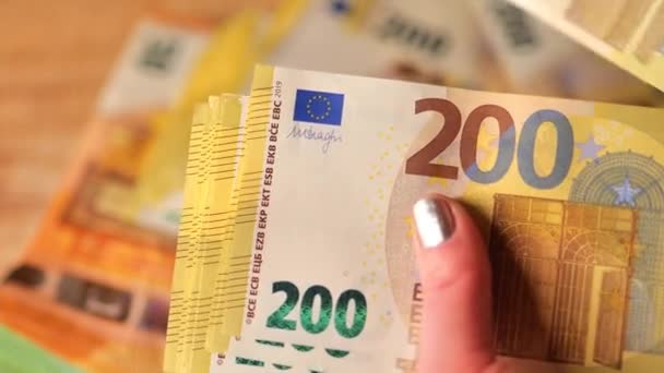 Пересчет Денег Банкноты 200 Евро Подсчет Банкнот Евро Руки Пересчитывают — стоковое видео