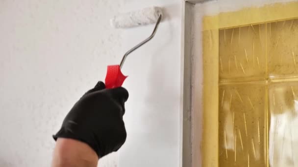 Pintura Porta Home Renovação Redecorating Rolo Construção Para Pintura Nas — Vídeo de Stock
