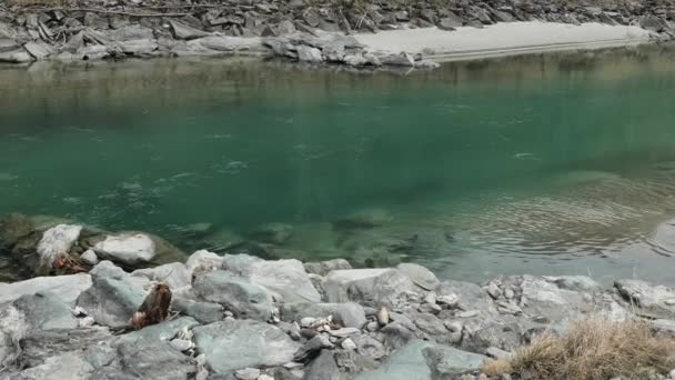 Rent Vatten Flodvatten Rinner Turkos Transparent Vatten Bergsflod Textur Vatten — Stockvideo