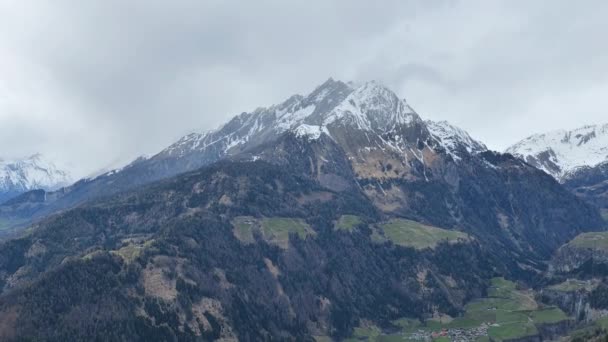 Pics Montagne Enneigés Dans Des Nuages Griss Région Hohe Tauern — Video