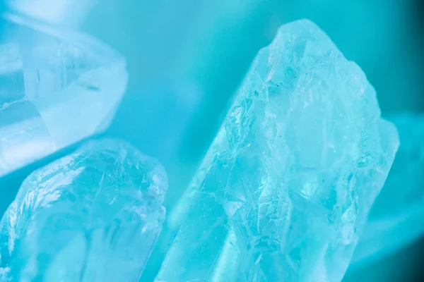 Bergkristall Makro Blauem Licht Transparentem Quarzkristall Hintergrund Blauen Farbtönen Textur — Stockfoto