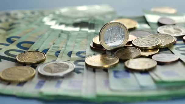 Taxa Câmbio Euro Euro Centavos Caindo Uma Centena Notas Euro — Vídeo de Stock