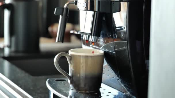 Kaffeemaschine Küchengeräte Kaffeebecher Mit Dampf Filmmaterial — Stockvideo