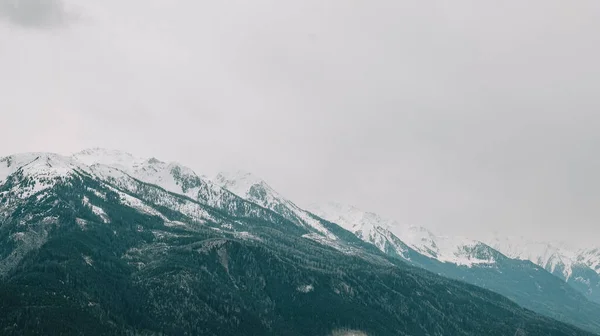 Dağ Manzarası Avusturya Hohe Tauern Bölgesi Bulutlu Gökyüzü Ile Güzel — Stok fotoğraf