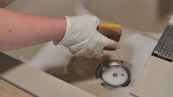 Umyć Zlew Czyszczenie Brudnego Zlewu Pianką Czyszczenie Kuchni Ręce Myjące — Wideo stockowe