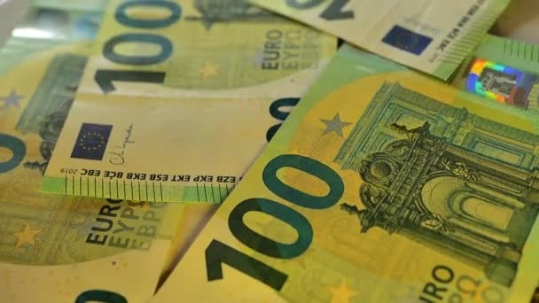 Moneda Cien Euros Una Luz Parpadeante Tipo Cambio Del Euro — Vídeos de Stock