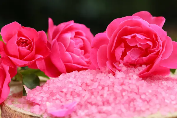 Rose Extract Fragrance Aromatic Spa Salt Rose Extract Pink Rose — Stock Photo, Image