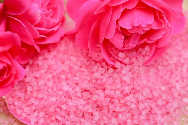 Aromatic Salt Rose Extract Pink Rose Flowers Close Rose Salt — Stock Photo, Image