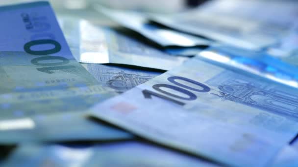 Euro Geld Hände Harken Euroscheine Blauem Licht Einem Dunklen Raum — Stockvideo