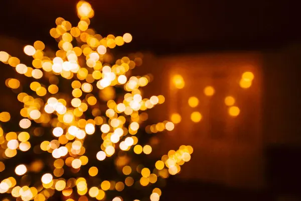 Χριστουγεννιάτικο Δωμάτιο Όμορφη Εορταστική Φόντο Γιρλάντα Φώτα Λαμπερές Γιρλάντες Στο — Φωτογραφία Αρχείου